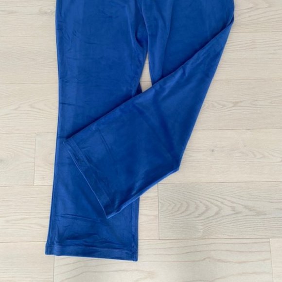 Juicy Couture Plus Size Velour Track Pants - Picture 4 of 6